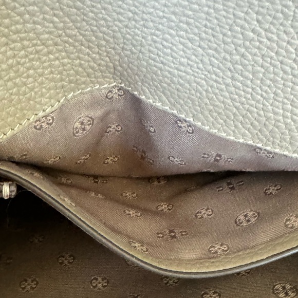 TORY BURCH BRITTEN CHAIN WALLET CROSSBODY NWT SOLD - Picture 11 of 16